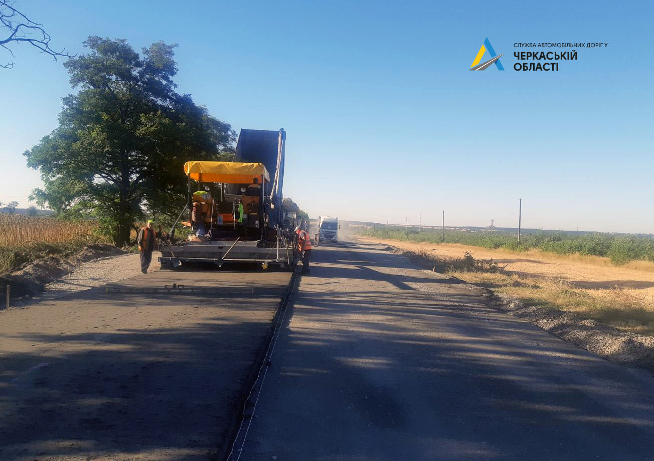 #Великебудівництво: у Тальнівському районі ремонтують 8 кілометрів дороги Н-16