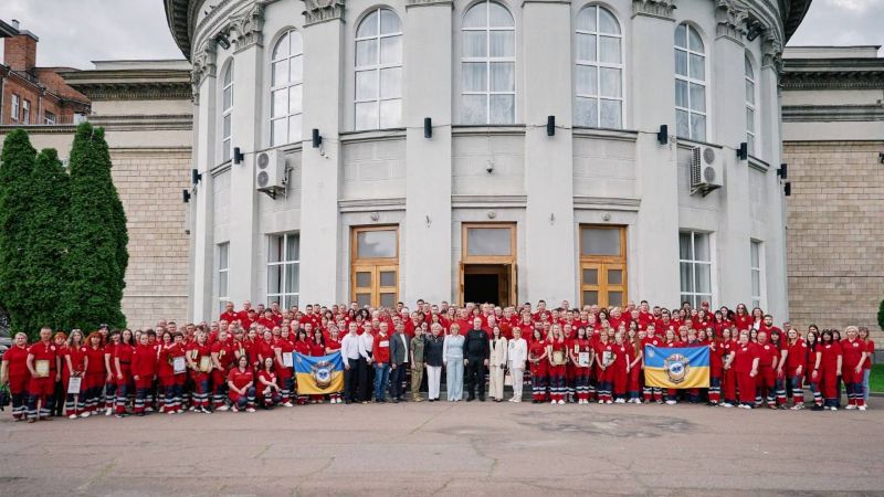 «Дякуємо за стійкість!»: очільник області привітав команду «103» із професійним днем