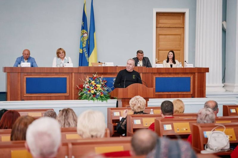 «Дякуємо за стійкість!»: очільник області привітав команду «103» із професійним днем