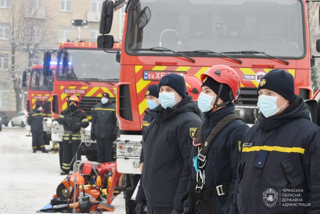 Безпекове посилення: Черкаським рятувальникам передали 10 одиниць спецтехніки