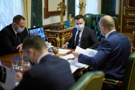 Україна активно готується до початку вакцинації – нарада у Президента