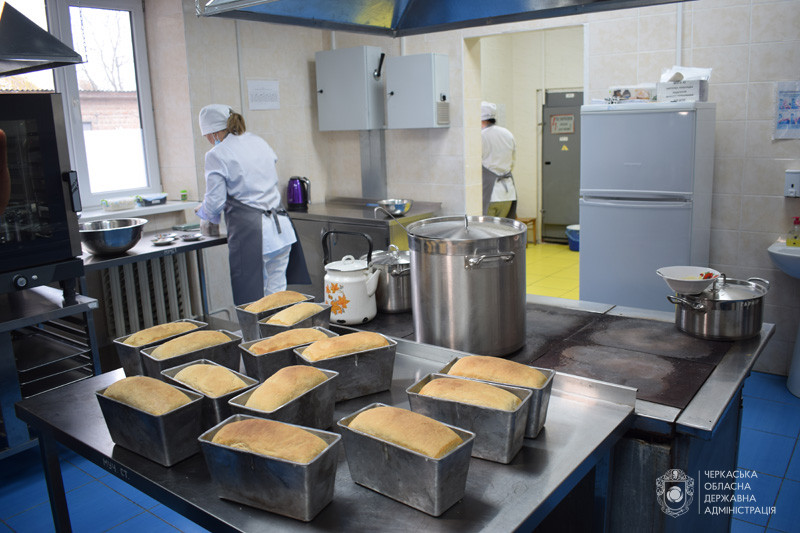 У Золотоноші відкрили соціальну пекарню-кондитерську
