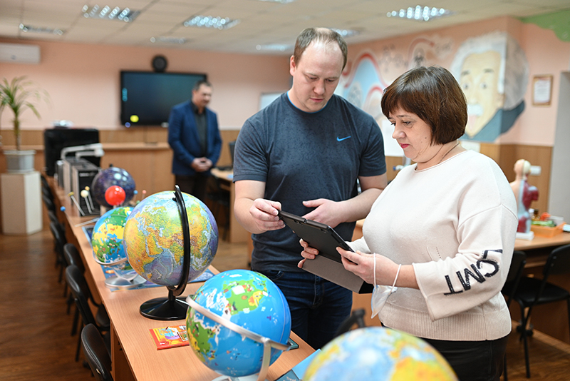 Лариса Кошова відвідала STEM-центр, де навчаються та підвищують кваліфікацію педагоги області