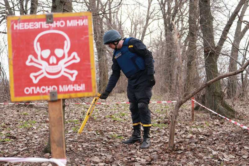 Лісівники Черкащини вчилися поводженню з вибухонебезпечними предметами