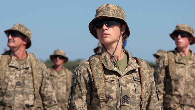 Жінок братимуть на військовий облік за їхньою згодою