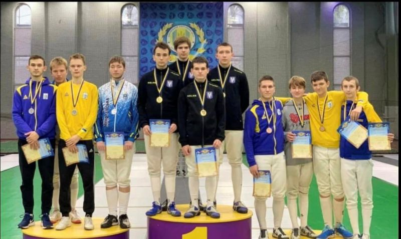 Черкаські фехтувальники привезли додому 13 медалей чемпіонату України