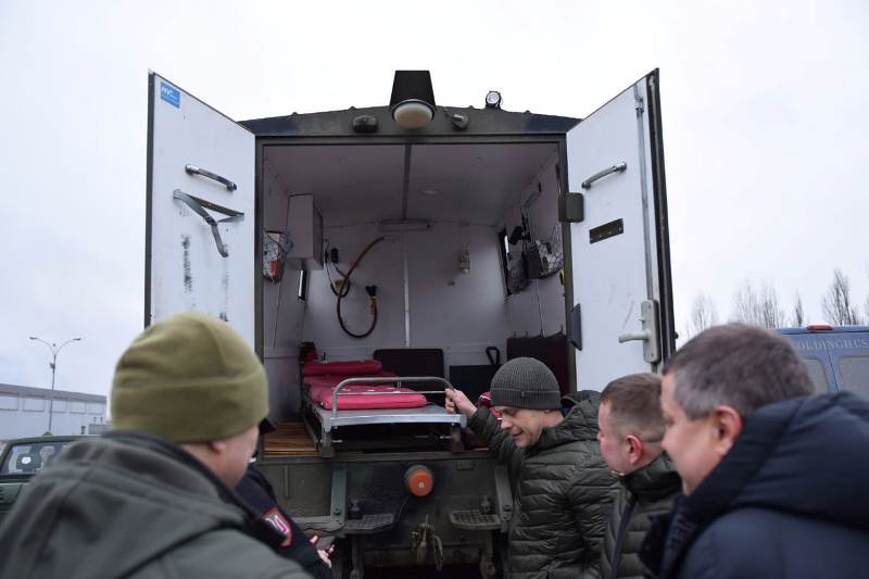 Від Черкащини українським захисникам передали 10 автівок