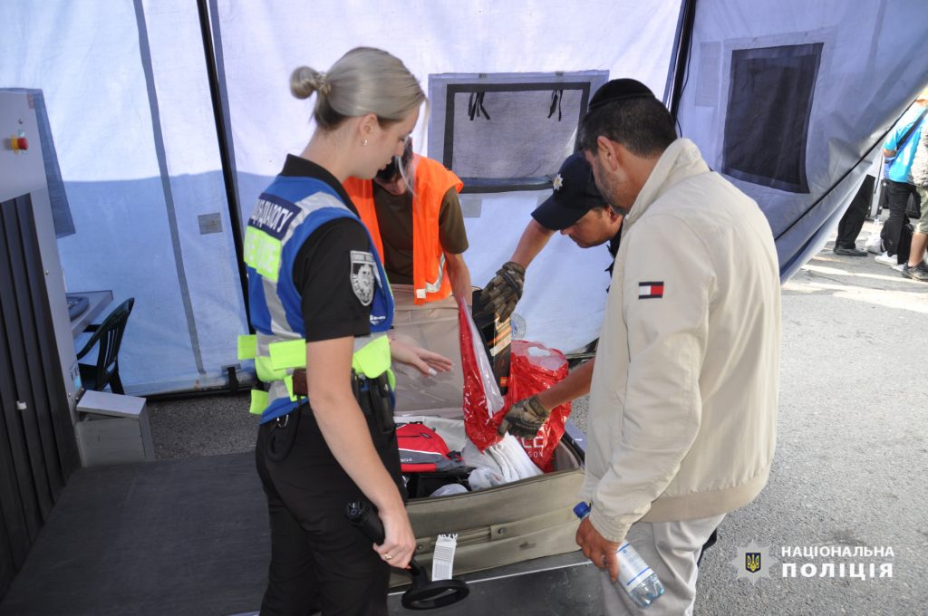 Фото без опису