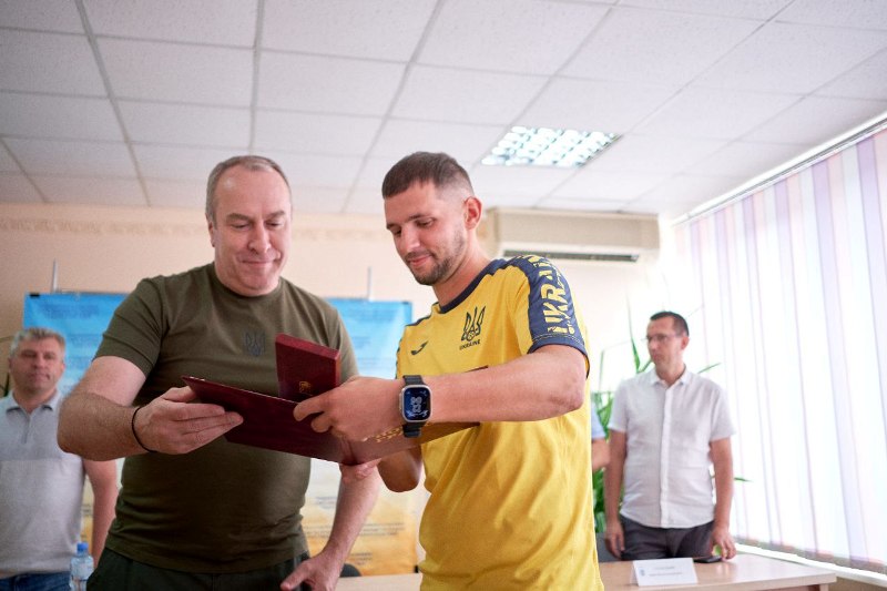 Ігор Табурець вручив нагороди паралімпійцям та їхніми тренерам