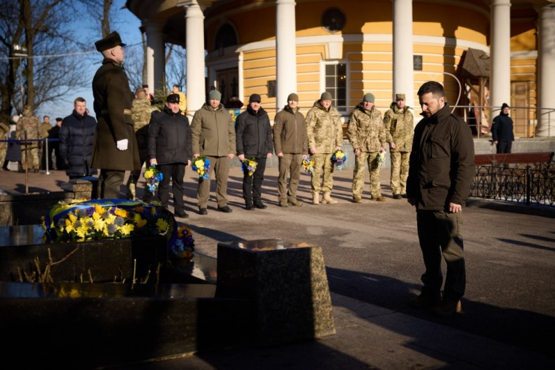 У День пам’яті Героїв Крут Президент ушанував пам’ять полеглих за незалежність України