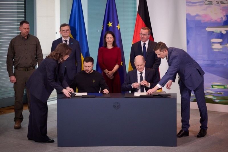 У Берліні Володимир Зеленський та Олаф Шольц підписали безпекову угоду між Україною та Німеччиною