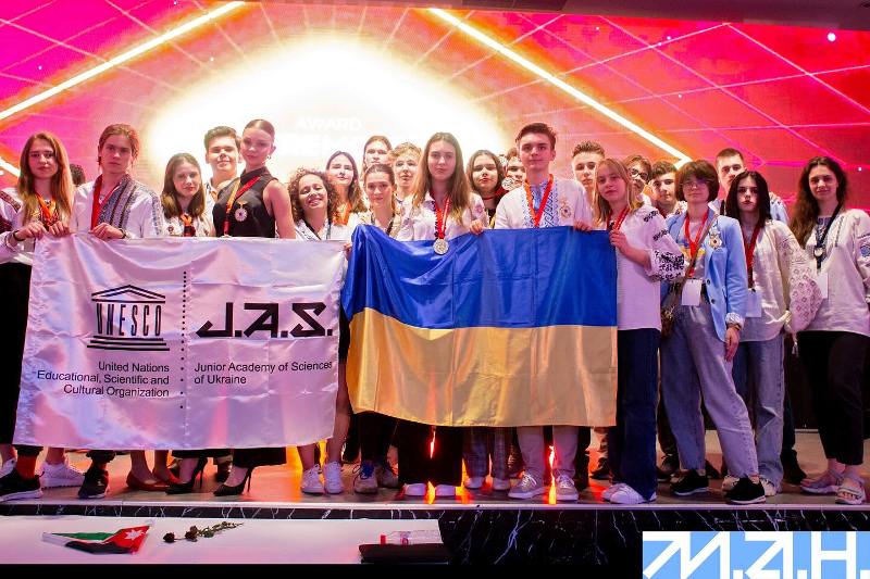 Черкаські школярі з перемогами міжнародних змагань I-FEST