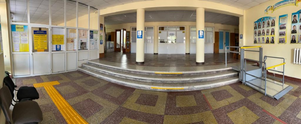 На фото - ЦНАП у Смілянській громаді, де впровадили стандарти безбар'єрності