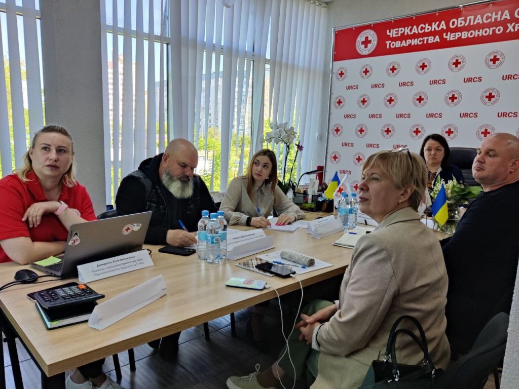 На фото - засідання комісії під час відбору переможців
