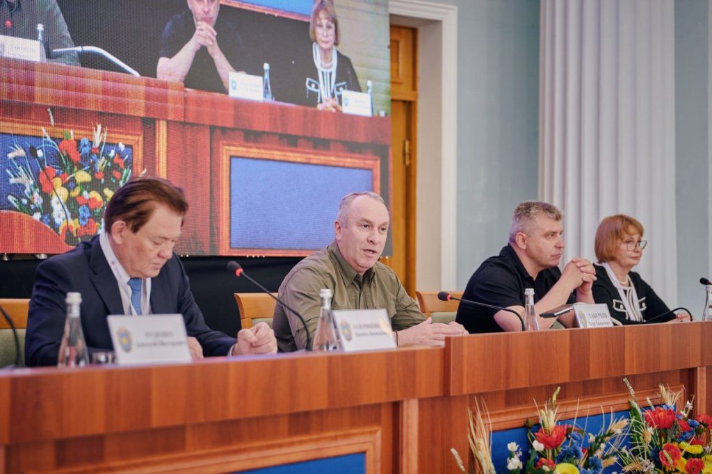 На фото - Ігор Табурець під час виступу