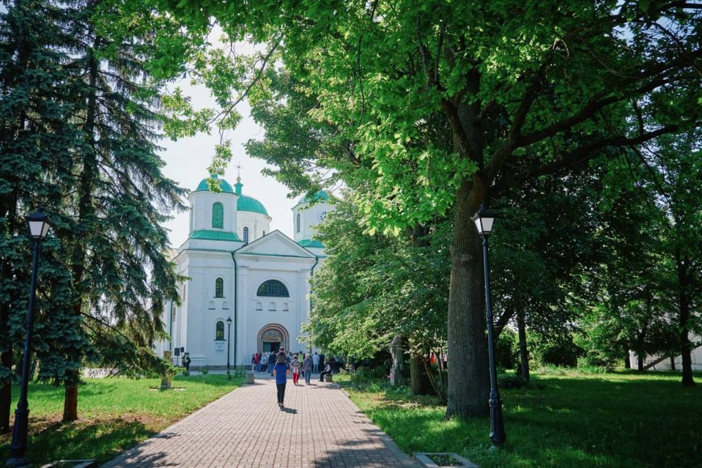 На фото - Успенський собор у Каневі