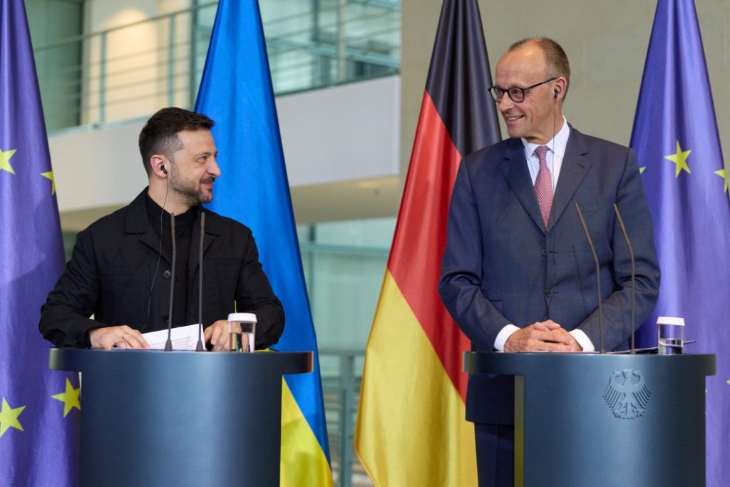 На фото - Володимир Зеленський і Федеральний канцлер Німеччини Фрідріх Мерц