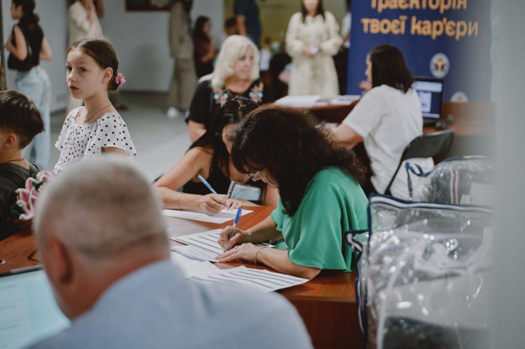 На фото - відкриття хабу