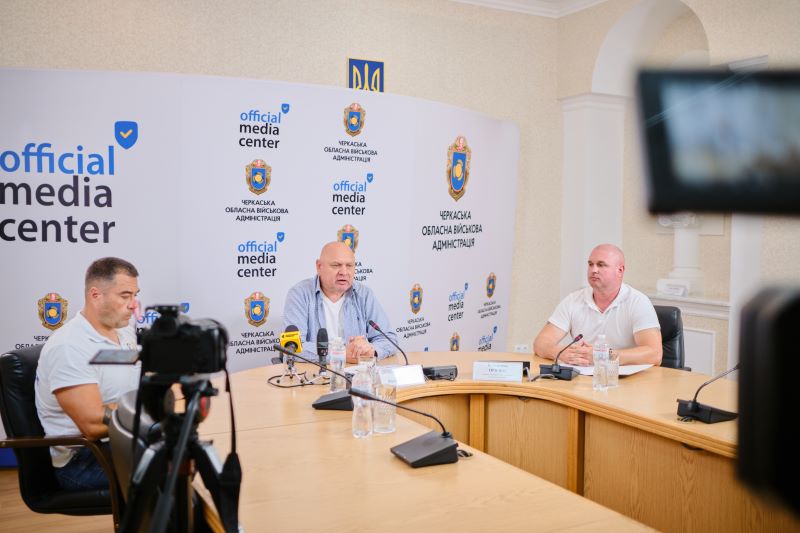На фото - Євгеній Дорошко, Юрій Гончаров, Володимир Прядко