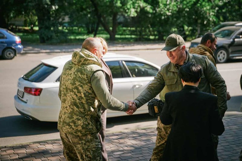 На фото - Ігор Табурець та ветеран