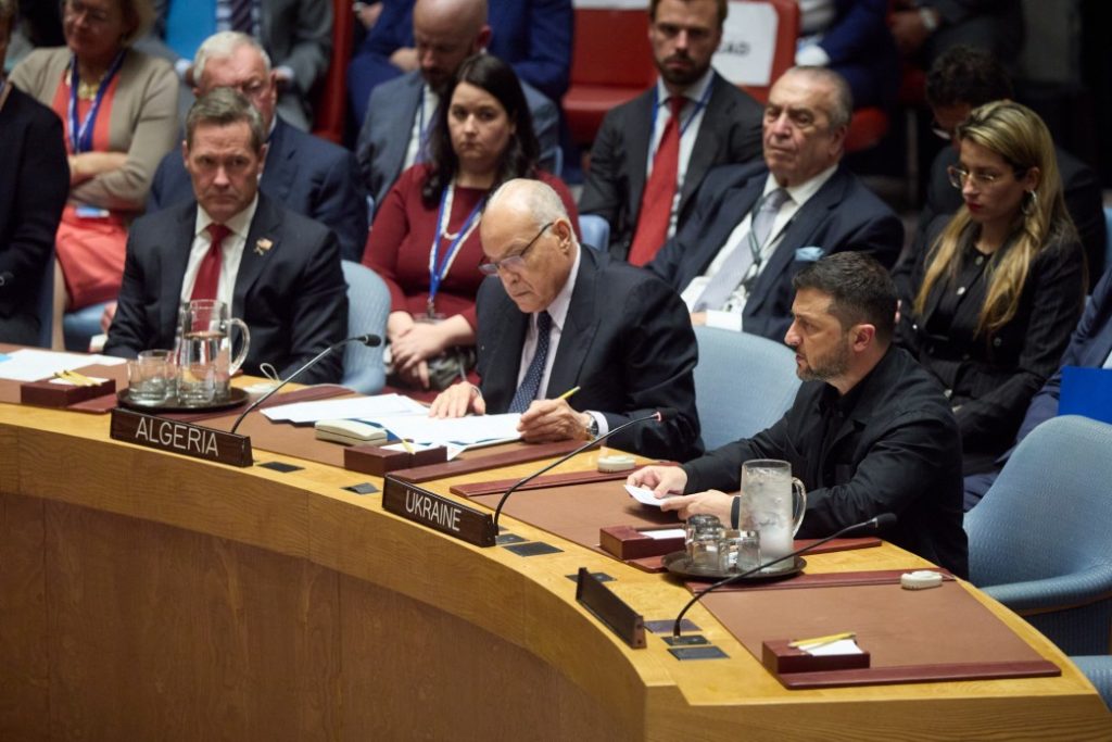 На фото - Президент під час засідання високого рівня Ради Безпеки ООН щодо України