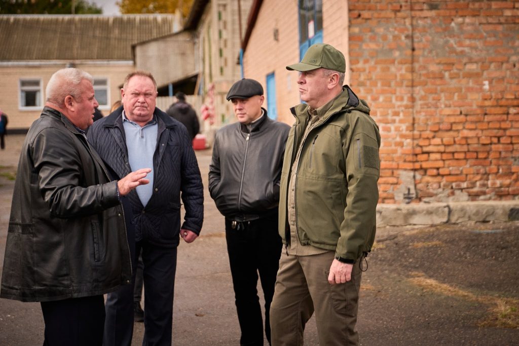 На фото - Ігор Табурець під час візиту до одного з об'єктів соціальної сфери