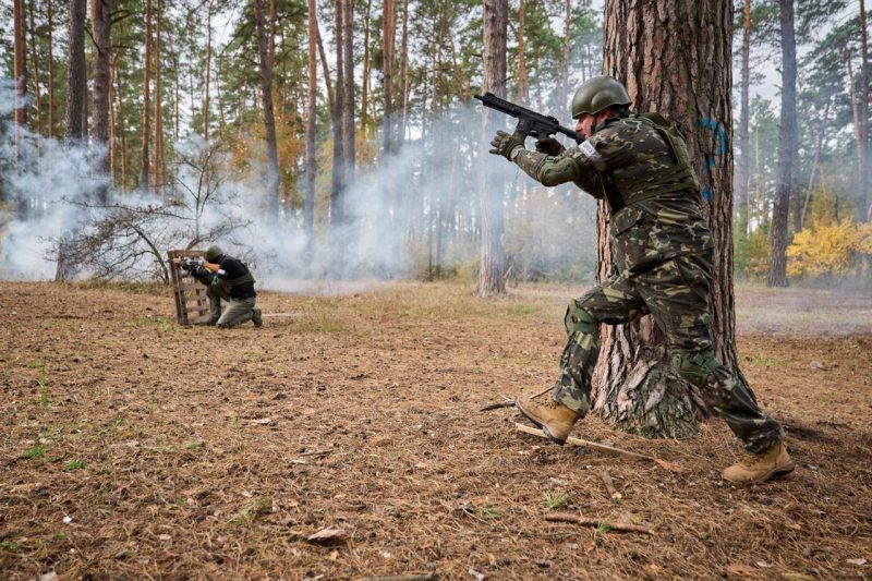 На фото - заняття з нацспротиву