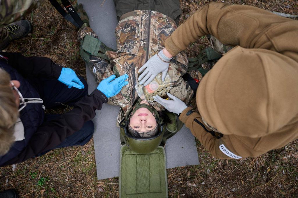 На фото - заняття з нацспротиву