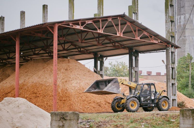 На фото - техніка