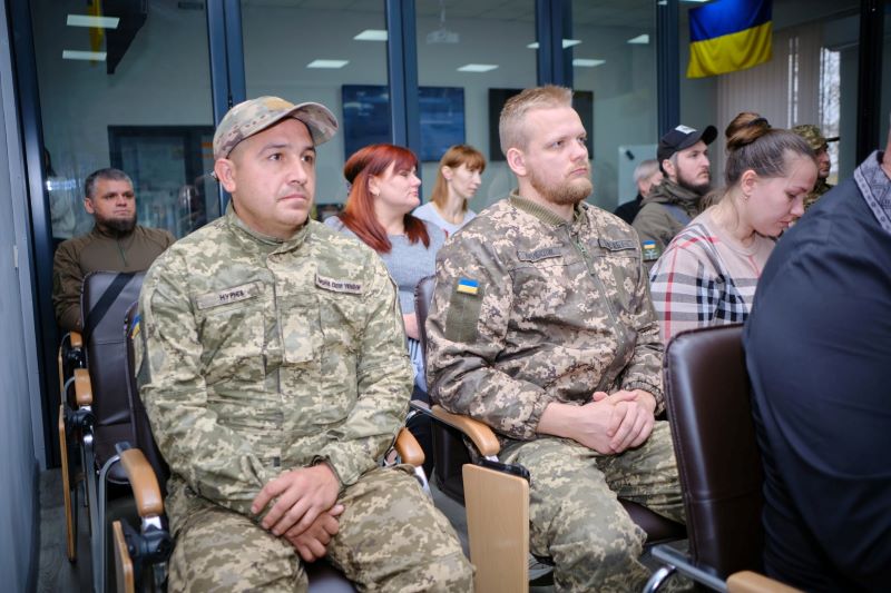 На фото - ветерани і їх родини