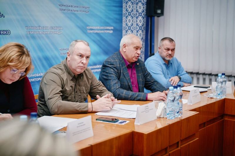 На фото - Ігор Табурець на зустрічі з ВПО