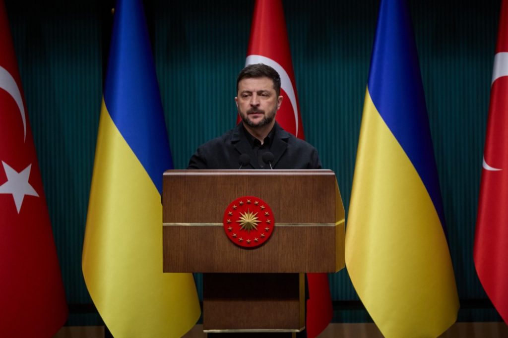 На фото - Президент України