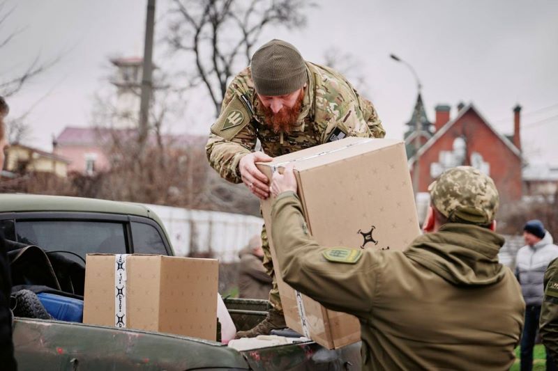 На фото - технічне підсилення військових