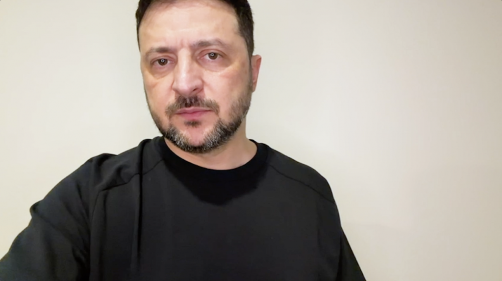 На фото - Президент