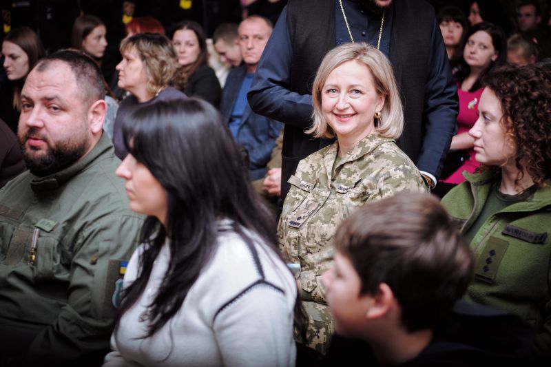 На фото - захисників і захисниць відзначили на Черкащині