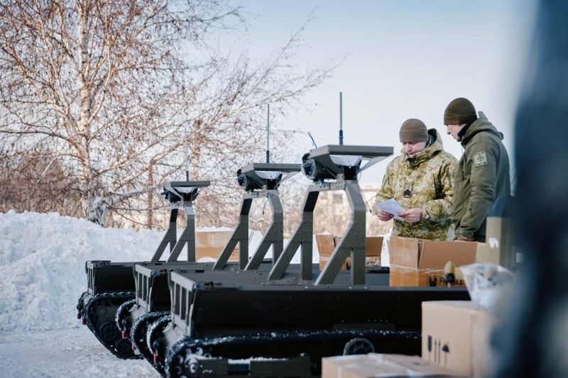 На фото - від Черкащини Силам безпеки й оборони передали підсилення