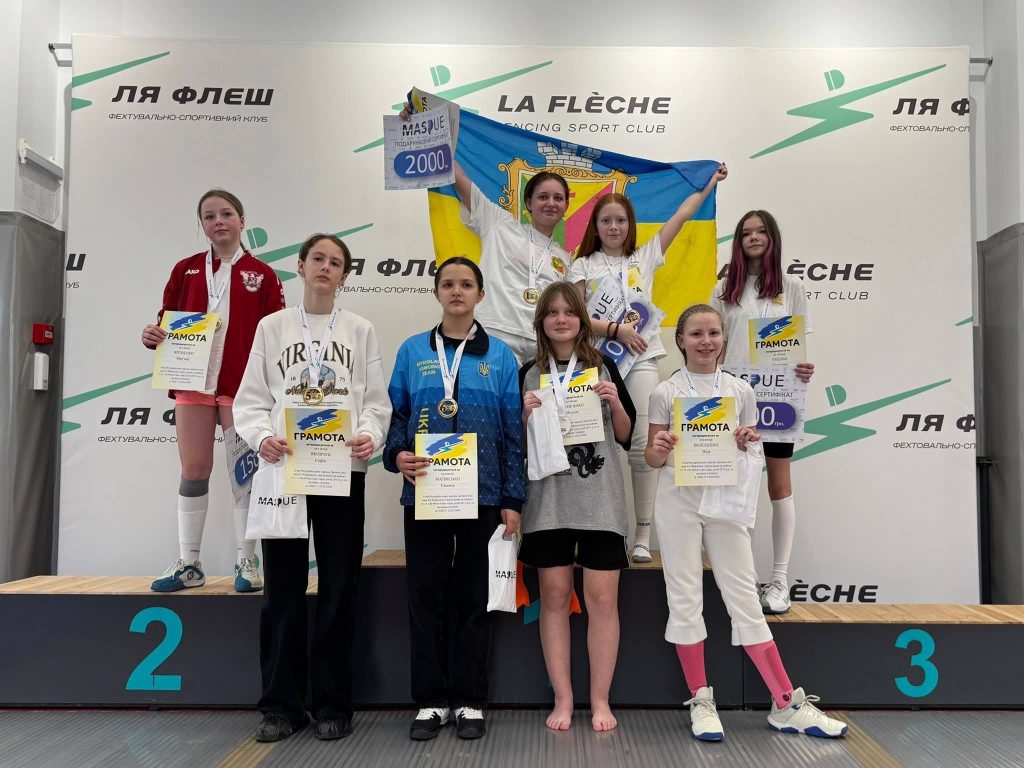 На фото - Юні шаблісти Черкащини – серед найкращих в Україні