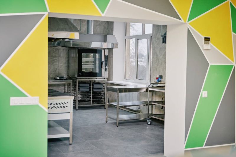 на фото - харчоблок