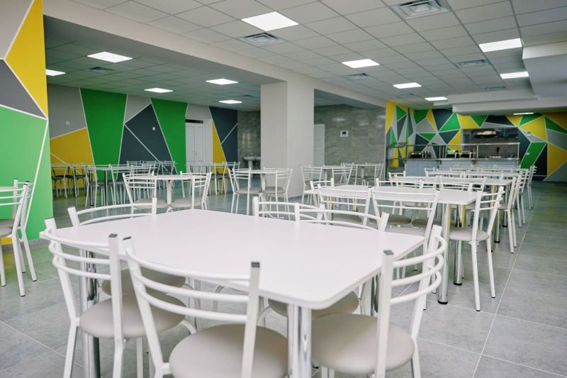 На фото - їдальня