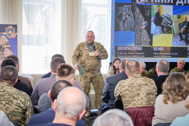 На фото – учасники ветеранського форуму