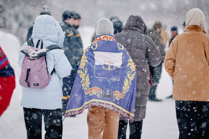 На фото - учасники пам'ятних заходів до Дня Героїв Небесної Сотні