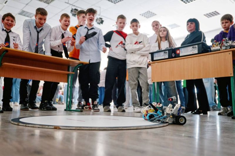 На фото - На Черкащині відбувся регіональний робофест