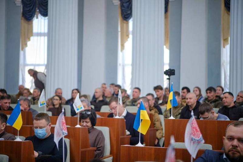 На фото - сесія обласної ради