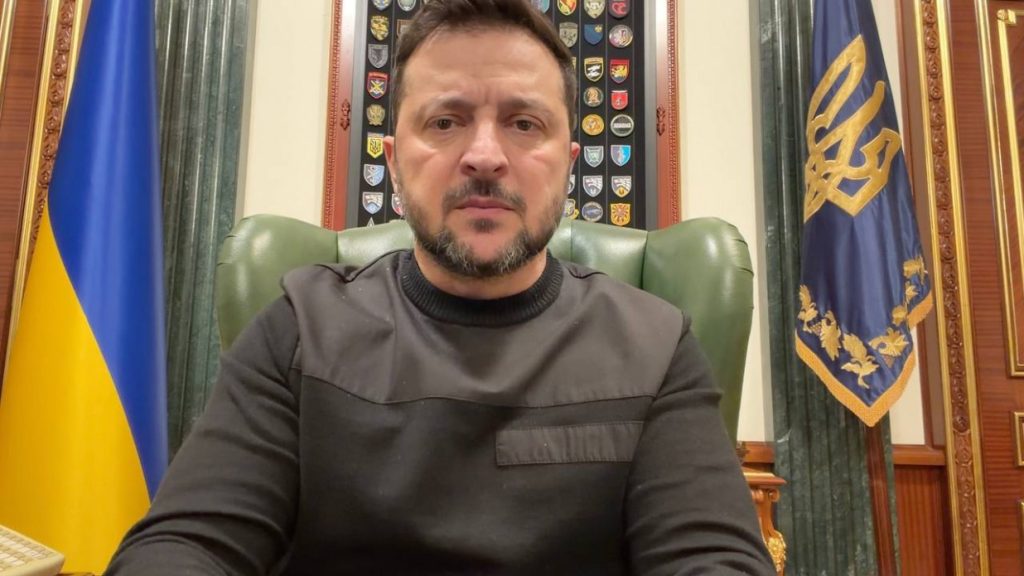 На фото - звернення Президента України