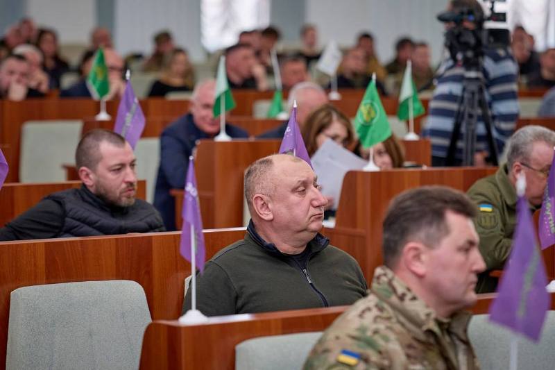 На фото - сесія обласної ради