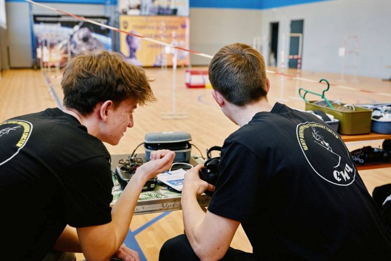 На фото - На Черкащині відбувся регіональний робофест