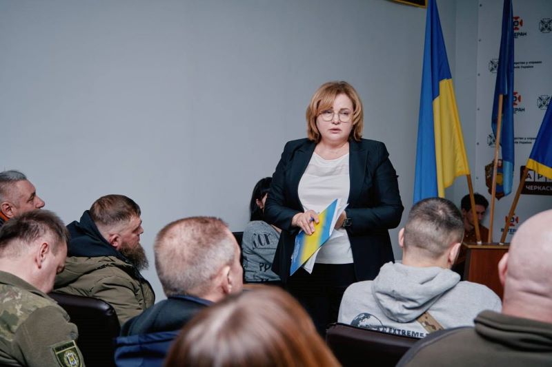 На фото - Наталія Кравченко і представники ветеранської спільноти