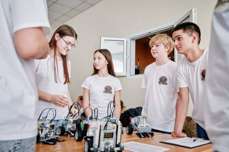 На фото - На Черкащині відбувся регіональний робофест