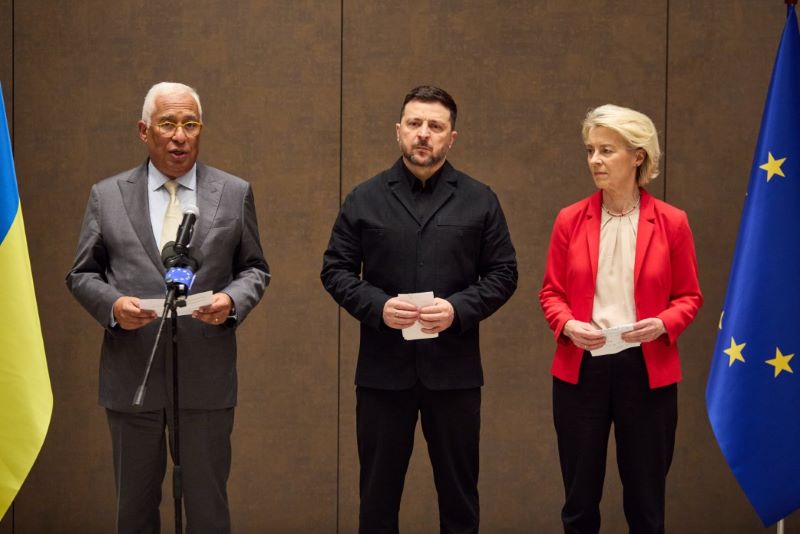 На фото - Президент України Володимир Зеленський провів зустріч із Президентом Європейської ради Антоніу Коштою та Президенткою Європейської комісії Урсулою фон дер Ляєн.