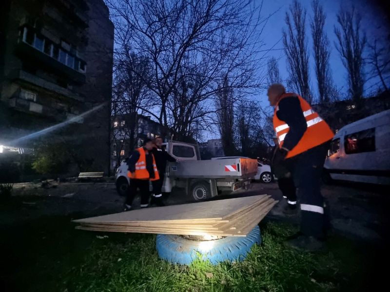 На фото - Ігор Табурець про ліквідацію наслідків ворожої атаки на обласний центр